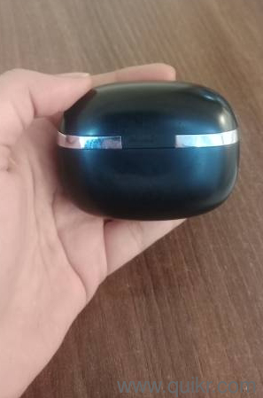 Boat nirvana earpods ( black) no damage at all . all touch sensors working .(2)