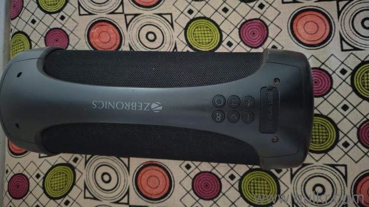 Home theatre and speaker at brand new condition(2)