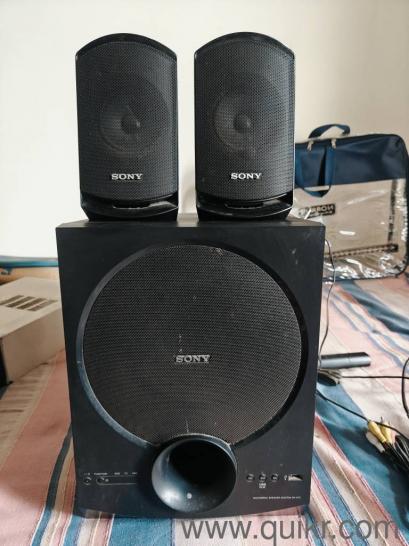 Music system- 4 speakers 1 subwoofer (non bluetooth) - plugged in version