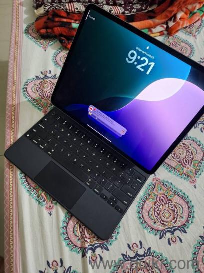 ipad air m2 with magic keyboard