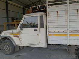 Mahindra Bolero maxi truck