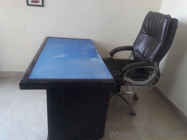 Used office table and chair Noida Quikr