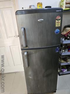 Whirlpool 220 liter 4 star in good running condition