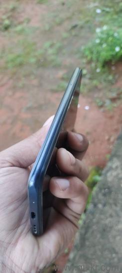 Top notch quality with box and original charger(2)