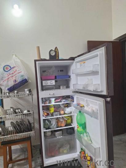 LG Fridge 266L frost free good condition(2)
