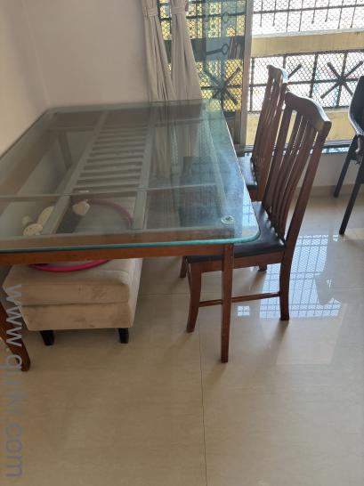 Sale of dining table and chairs(2)