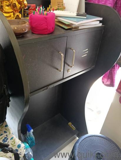 computer table and podium(1)