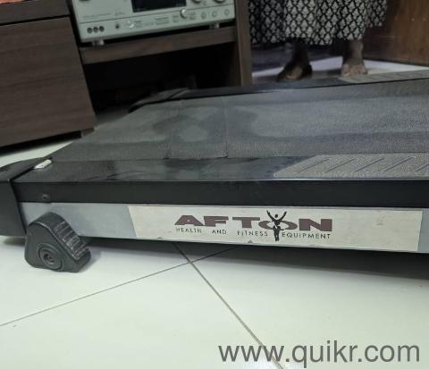 AFTON motorised treadmill with manual incline.(1)