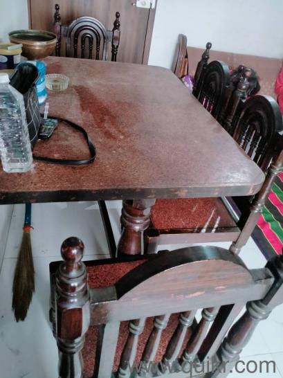 4 sitter dinning table