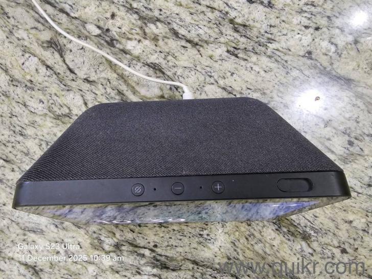 Amazon Echo Show 8 (2nd Gen) - 1.5 Years Old(1)