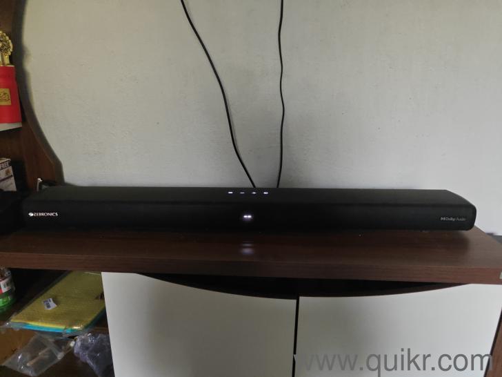 Very good condition with wall mount