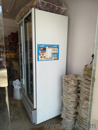 Almost New Western Visi Cooler SRC1050HCG  1 Yr Warranty  Best Price(2)