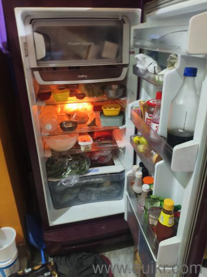 Godrej 210 marun colour no issue(1)