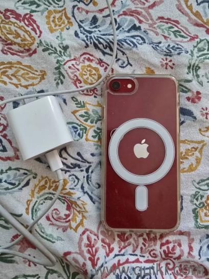 IPhone SE 64GB RED BRAND NEW CONDITION(1)