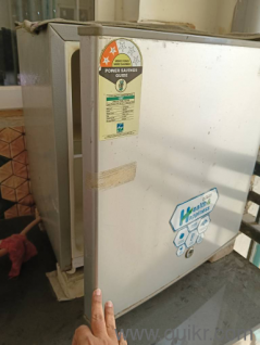 Small Fridge for Sale Well Maintained, Only 3000(1)