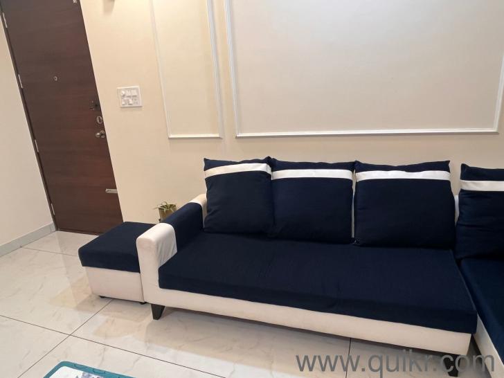 L Shaped Branded Sofa Set with Centre Table and 2 pouffes from Pepperfry up for Sale Immediately