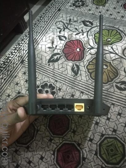 Router hai best condition me iski speed 300mg per sec hai acha(2)