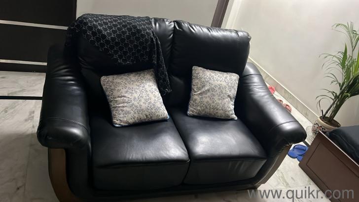 Sofa set plus table(3)
