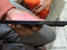 iPhone 15 Pro Max (USA variant) with 256GB storage in black titanium(4)