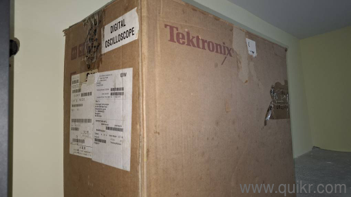 Tektronix MDO3024 digital oscilloscope(2)