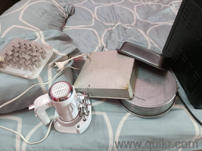 OTG, 9 littles , available with low price, with all set of baking items , with good condition(1)