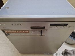 its in a vry good condition used jst for 1month no repairs at all(2)