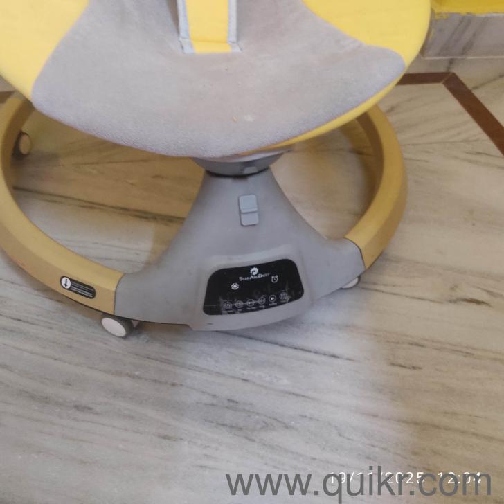 Baby automatic swing and cradle of star and daisy make