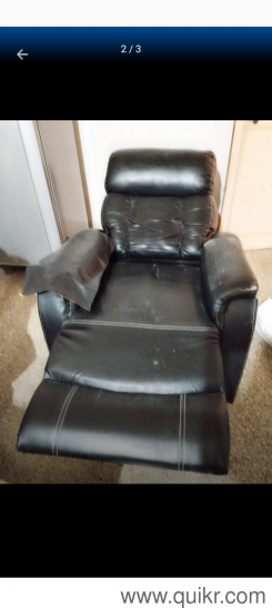 Bought for 26000, furniteck brand,outer layer slightly gone on hand rests, remaining all in veryd co(2)