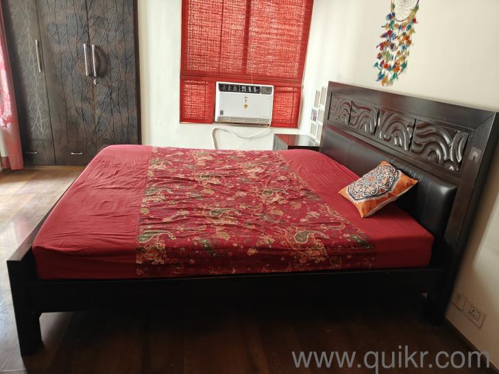 King size bed with mattress