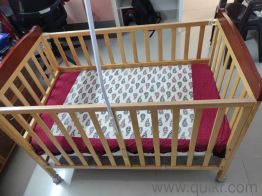 Babyhug Crib in mint condition(4)