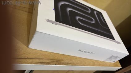 Macbook pro m4 in good condition(1)