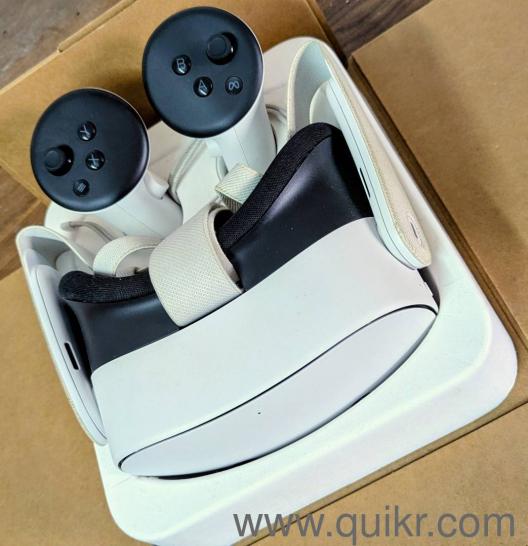 Meta Quest 3s with Controllers(2)