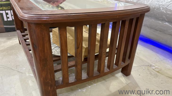 Woden table in very good condition(2)