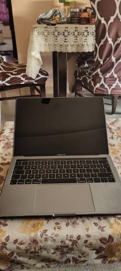 Macbook pro 2019 with touchpad(3)