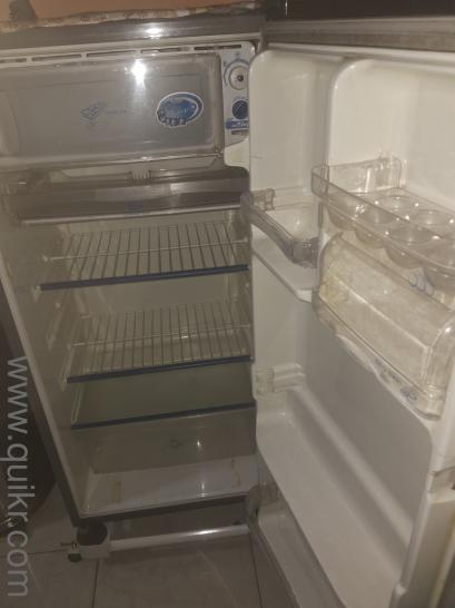 Refrigerator Whirlpool with stand