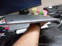 mac book pro with touch bar(3)