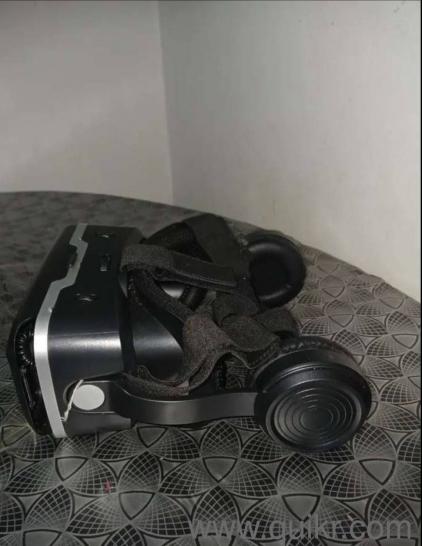 vr headset with remote(1)