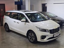 Used Kia Carnival 2023 Model Images