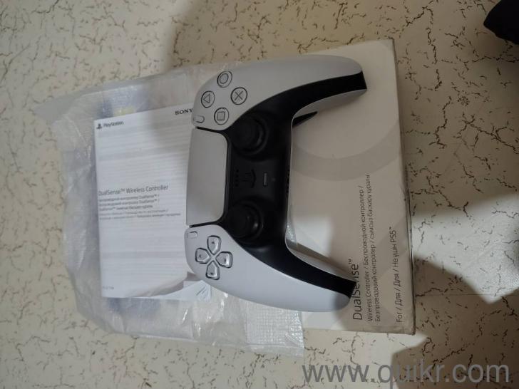 PS5 DualSense Controller + Box Original Excellent Condition(2)