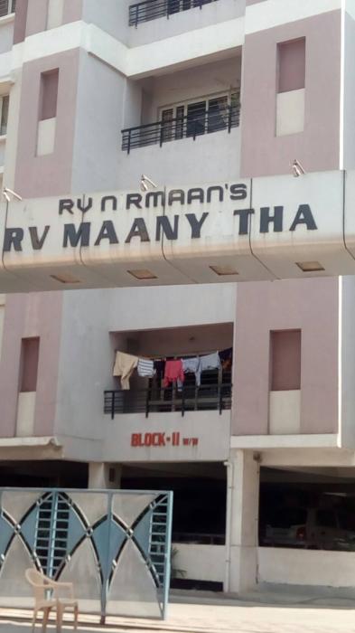 Semi Furnished 3BHK Apartment for Sale in Chanda Nagar, Hyderabad at RV Manyatha(1)