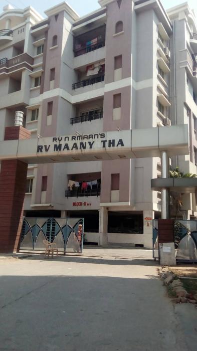 Semi Furnished 3BHK Apartment for Sale in Chanda Nagar, Hyderabad at RV Manyatha(4)