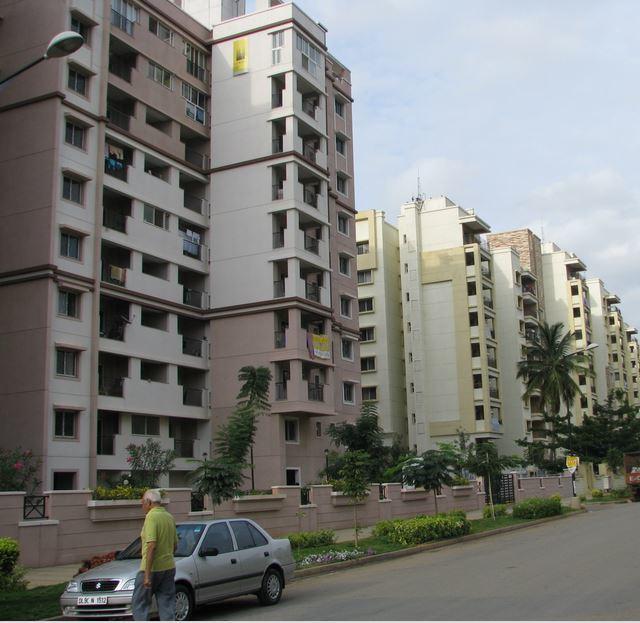 Semi Furnished 3BHK Apartment for Rent in Marathahalli-Sarjapur Outer Ring Road, Bangalore at Sobha Carnation(1)