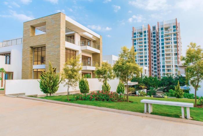 Semi Furnished 4BHK Apartment for Sale in Whitefield, Bangalore at Prestige White Meadows(1)